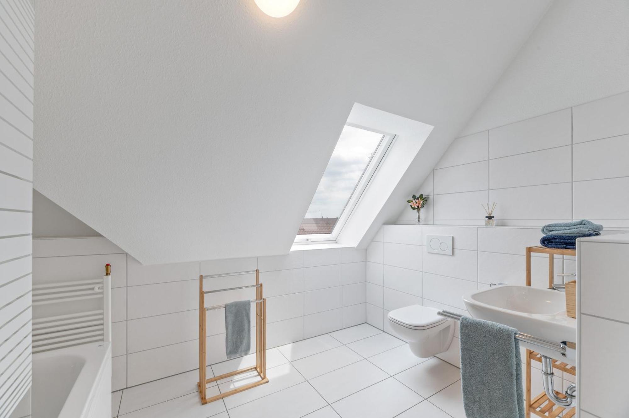 Design-Apartment - Kueche - Balkon - Tiefgarage 莱恩费尔登埃希特登 外观 照片